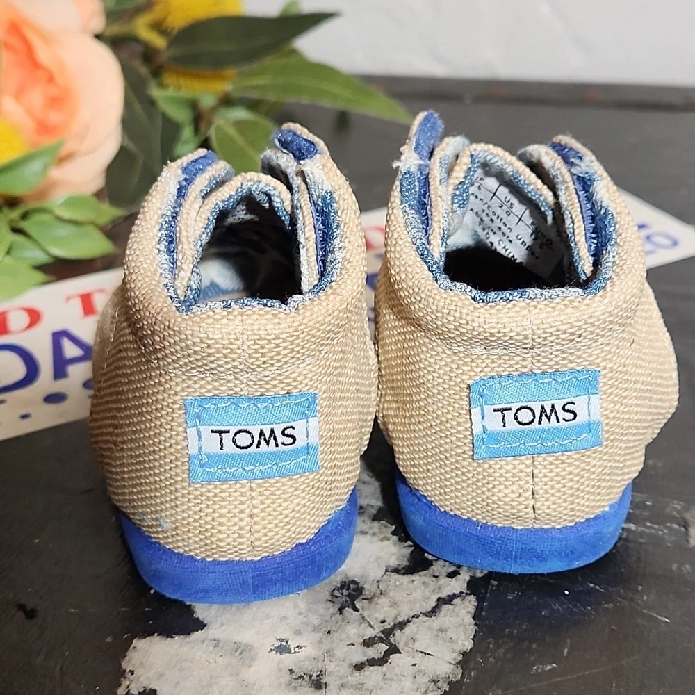 TOMS Canvas Sneaker 2T Baby Euc